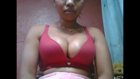 Snapshot of loveinlife750427 chatting on October 20, 2025, 3:51 am loveinlife750427 online show from October 20, 2025, 3:51 am