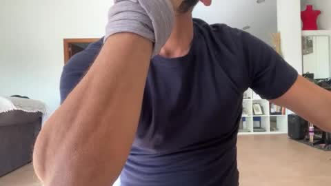 Loveisperfect online show from November 1, 2025, 9:22 am