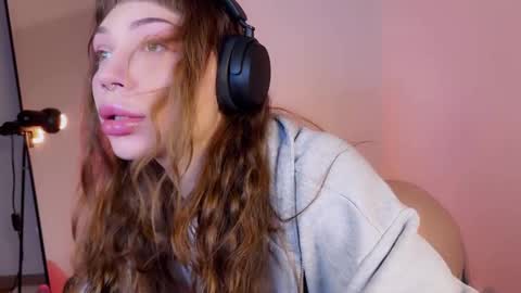 Elsa online show from February 22, 2025, 4:40 am