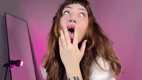 Elsa online show from February 28, 2025, 2:53 am