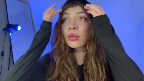 Elsa online show from March 11, 2025, 4:43 am