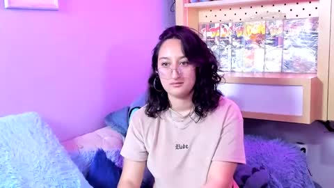 Snapshot of lovely_chloe19 chatting on January 16, 2025, 5:33 pm Chloe online show from January 16, 2025, 5:33 pm