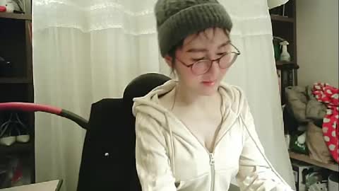 Snapshot of lovely_dana chatting on January 5, 2025, 3:34 pm DANA KIM online show from January 5, 2025, 3:34 pm