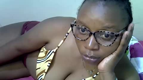 Snapshot of lovely_gee chatting on April 16, 2026, 9:39 pm sexylover online show from April 16, 2026, 9:39 pm