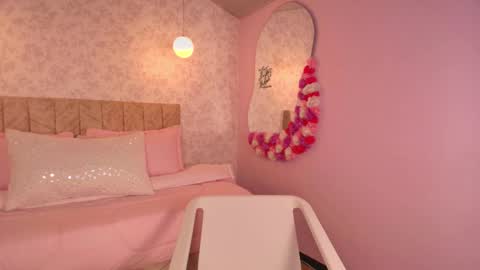 Snapshot of lovely_julls chatting on February 9, 2026, 2:54 pm lovely_julls online show from February 9, 2026, 2:54 pm