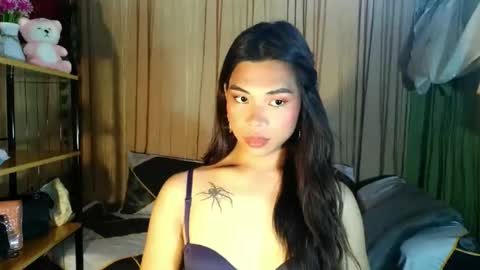lovely_krizzy online show from February 6, 2026, 2:38 am