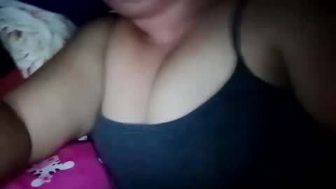 lovely_orchid online show from December 11, 2024, 1:06 pm