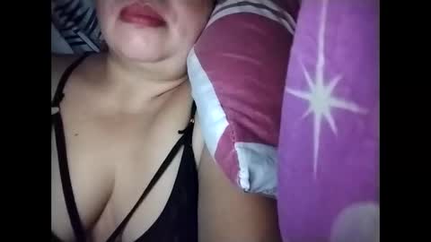 lovely_orchid online show from October 31, 2025, 11:55 am