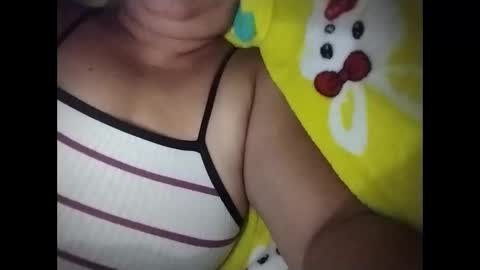 lovely_orchid online show from April 12, 2026, 2:33 pm