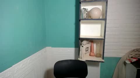 Snapshot of lovely_thea_xoxo chatting on February 1, 2026, 12:04 pm Thea online show from February 1, 2026, 12:04 pm