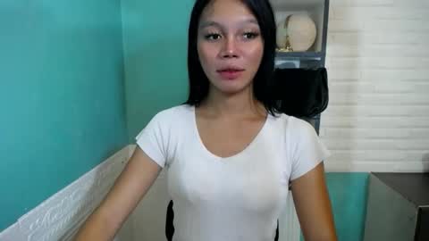 Snapshot of lovely_thea_xoxo chatting on February 7, 2026, 12:09 pm Thea online show from February 7, 2026, 12:09 pm