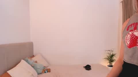 Alison and Kylian online show from February 23, 2025, 9:48 pm