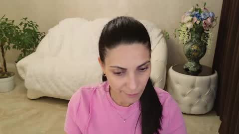 Snapshot of lovelybeatricee chatting on April 29, 2026, 12:09 pm Beatrice online show from April 29, 2026, 12:09 pm