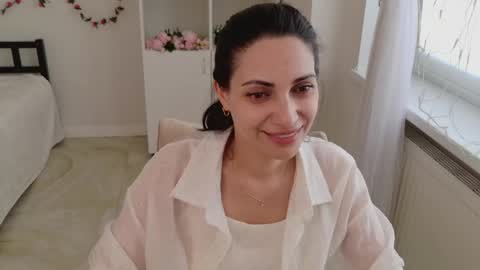 Snapshot of lovelybeatricee chatting on May 25, 2026, 10:21 am Beatrice online show from May 25, 2026, 10:21 am