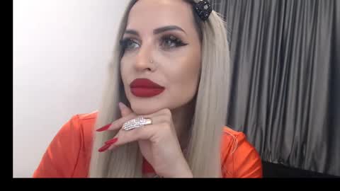 Snapshot of lovelyblondyxxx chatting on February 14, 2025, 11:09 pm PrAllinXXXa online show from February 14, 2025, 11:09 pm