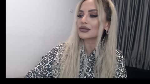 Snapshot of lovelyblondyxxx chatting on February 17, 2025, 10:58 pm PrAllinXXXa online show from February 17, 2025, 10:58 pm