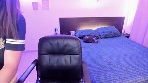 lovely   online show from January 10, 2026, 9:52 pm