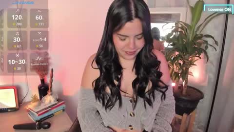 Snapshot of lovelygirl45 chatting on November 25, 2025, 2:11 am Valerie online show from November 25, 2025, 2:11 am