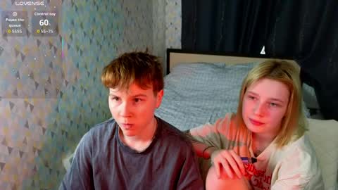 Snapshot of lovelygirllss chatting on April 21, 2026, 11:05 am your sweet girls online show from April 21, 2026, 11:05 am