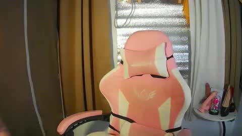 Snapshot of lovelykayleexx chatting on November 13, 2025, 5:50 am ara online show from November 13, 2025, 5:50 am