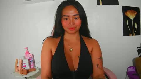 Snapshot of lovelykayleexx chatting on February 23, 2026, 5:27 am ara online show from February 23, 2026, 5:27 am