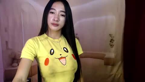 lovelypetite143 online show from March 4, 2026, 4:35 pm