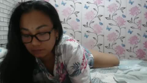 Snapshot of lovelyquey chatting on December 3, 2024, 9:45 pm Angelquey online show from December 3, 2024, 9:45 pm