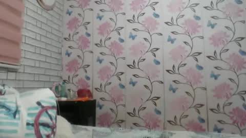 Snapshot of lovelyquey chatting on December 10, 2024, 6:54 am Angelquey online show from December 10, 2024, 6:54 am