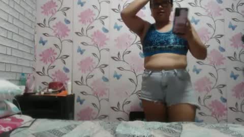 Snapshot of lovelyquey chatting on December 13, 2024, 4:22 am Angelquey online show from December 13, 2024, 4:22 am