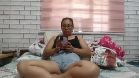 Snapshot of lovelyquey chatting on January 6, 2025, 2:04 am Angelquey online show from January 6, 2025, 2:04 am