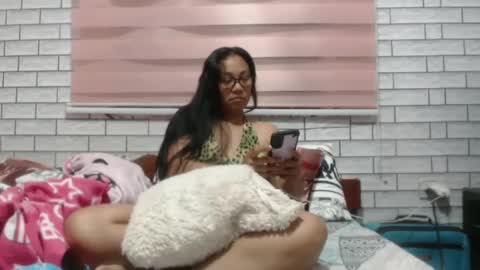 Snapshot of lovelyquey chatting on January 6, 2025, 8:18 pm Angelquey online show from January 6, 2025, 8:18 pm