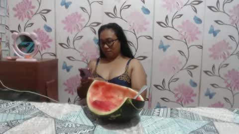Snapshot of lovelyquey chatting on January 20, 2025, 2:22 am Angelquey online show from January 20, 2025, 2:22 am