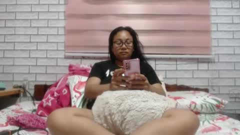 Snapshot of lovelyquey chatting on March 5, 2025, 8:42 pm Angelquey online show from March 5, 2025, 8:42 pm