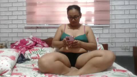 Snapshot of lovelyquey chatting on March 7, 2025, 4:35 am Angelquey online show from March 7, 2025, 4:35 am