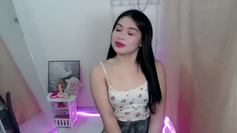 Snapshot of lovelyrhean chatting on July 6, 2026, 6:21 am Rhean online show from July 6, 2026, 6:21 am