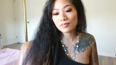 lovelyxmacii online show from June 14, 2026, 12:19 am