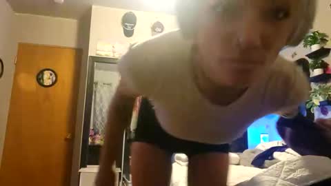 Snapshot of loveonmebabe chatting on November 2, 2025, 1:52 am loveonmebabe online show from November 2, 2025, 1:52 am