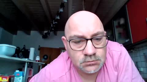 Snapshot of lover010983 chatting on February 24, 2025, 8:27 am lover010983 online show from February 24, 2025, 8:27 am