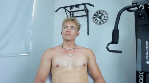 Snapshot of lover_fitnessboy chatting on February 6, 2025, 7:18 pm kevin online show from February 6, 2025, 7:18 pm