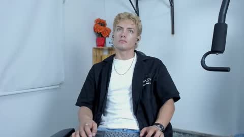 Snapshot of lover_fitnessboy chatting on September 9, 2025, 3:50 am kevin online show from September 9, 2025, 3:50 am