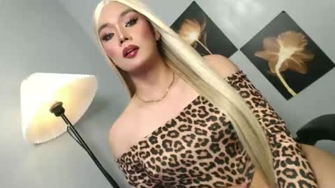 Snapshot of lovers_moon22 chatting on February 2, 2026, 2:38 pm lovers moon22 online show from February 2, 2026, 2:38 pm