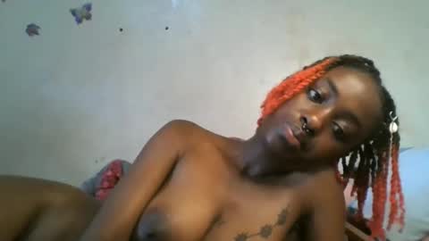 Snapshot of lovers_oncam chatting on April 6, 2026, 4:57 am RedJoy online show from April 6, 2026, 4:57 am