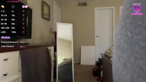 Snapshot of lovesarachristine chatting on February 7, 2026, 7:39 pm LoveSaraChristine online show from February 7, 2026, 7:39 pm