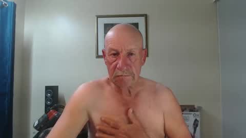 Snapshot of lovesblackazz chatting on January 24, 2025, 7:51 am Lovesblackazz online show from January 24, 2025, 7:51 am