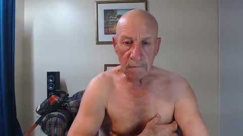 Snapshot of lovesblackazz chatting on October 12, 2025, 11:09 am Lovesblackazz online show from October 12, 2025, 11:09 am