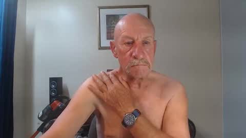 Snapshot of lovesblackazz chatting on December 14, 2025, 11:37 am Lovesblackazz online show from December 14, 2025, 11:37 am