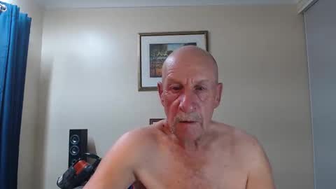 Snapshot of lovesblackazz chatting on February 24, 2026, 10:35 am Lovesblackazz online show from February 24, 2026, 10:35 am