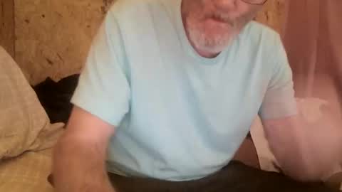 Snapshot of lovesex6565 chatting on December 14, 2025, 6:23 pm just here to have fun and cum online show from December 14, 2025, 6:23 pm