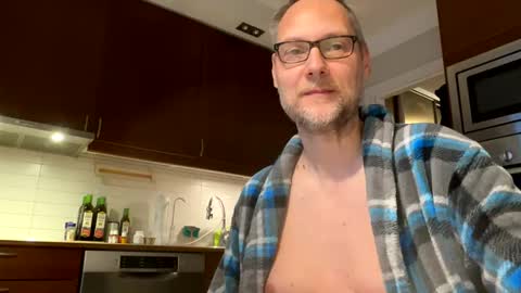 loveshine_ online show from February 25, 2025, 6:14 am