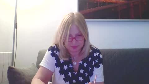 Marlyn online show from January 27, 2025, 3:39 pm